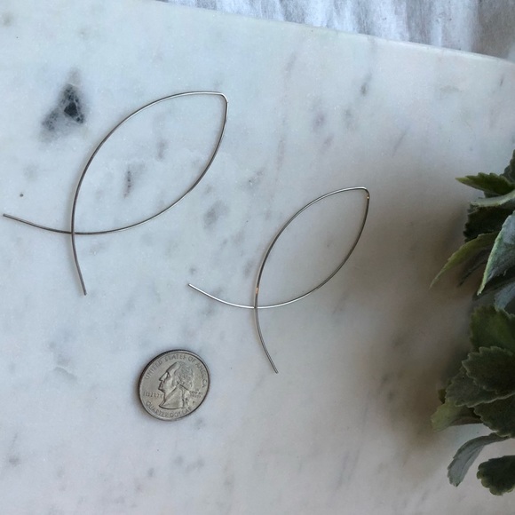 The Eryn - Simple Silver Threader Hoops - Picture 5 of 6